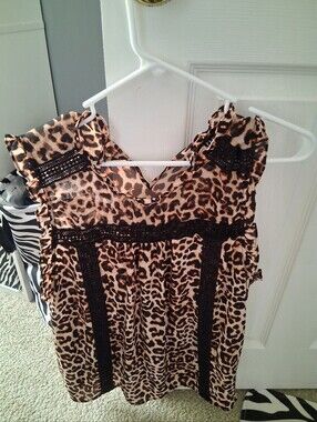 Women's a.n.a. leopard print top
